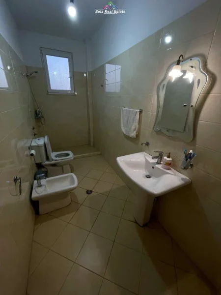 Tirane, jepet me qera Vile 2 Katshe , 360 m² 2.000 € (Sauk)