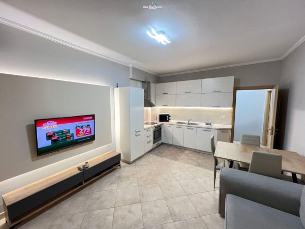Tirane, jepet me qera apartament 2+1 Kati 4, 88 m² 650 € (kongresi i manastirit)