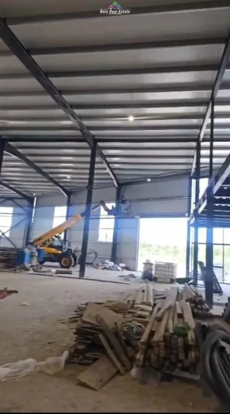 Tirane, jepet me qera magazine Kati 0, 1.300 m² 4.000 € (Sharre)