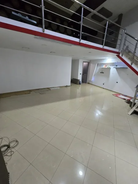 Tirane, jepet me qera ambjent biznesi , 50 m² 500 € 