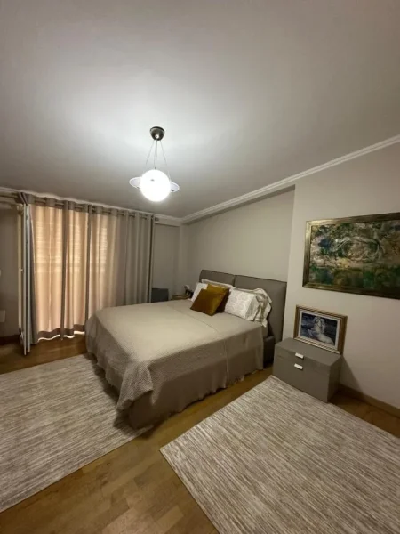 Tirane, shitet apartament 3+1+Aneks+Ballkon Kati 6, 231 m² 500.000 € (Rruga e Liqenit)