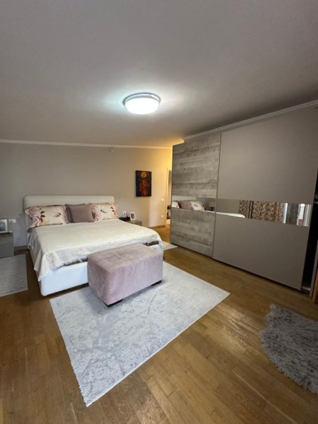 Tirane, shitet apartament 3+1+Aneks+Ballkon Kati 6, 231 m² 500.000 € (Rruga e Liqenit)