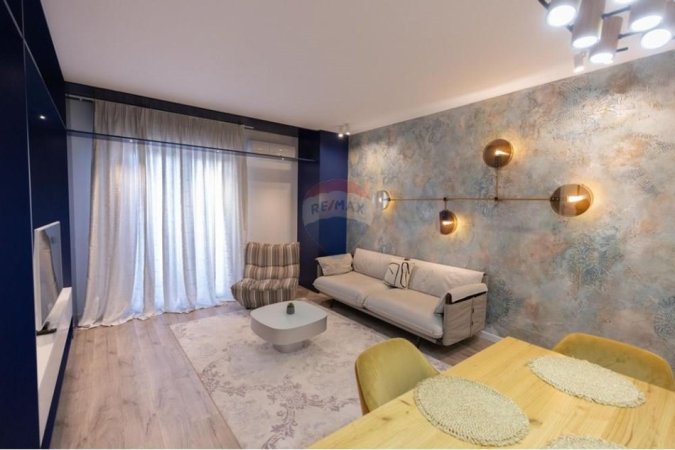 Tirane, shitet apartament 2+1+Ballkon Kati 4, 105 m² 420.000 € (Qender)