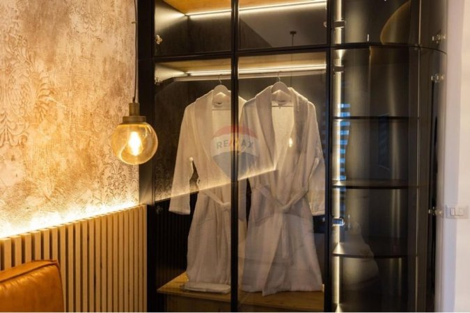 Tirane, shitet apartament 2+1+Ballkon Kati 4, 105 m² 420.000 € (Qender)