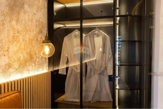 Tirane, shitet apartament 2+1+Ballkon Kati 4, 105 m² 420.000 € (Qender)