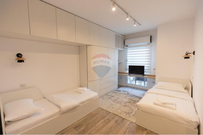 Tirane, shitet apartament 2+1+Ballkon Kati 4, 105 m² 420.000 € (Qender)