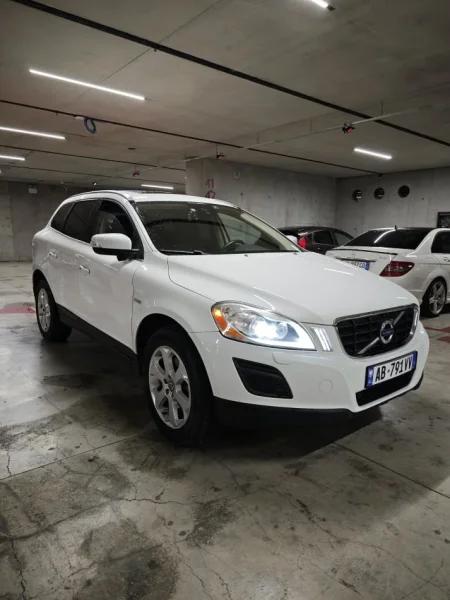 Volvo XC60 2013 Nafte 8900 €
