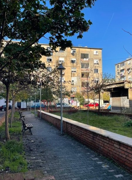 Tirane, shitet apartament 2+1+Aneks+Ballkon Kati 5, 61 m² 100.000 € (laprake)