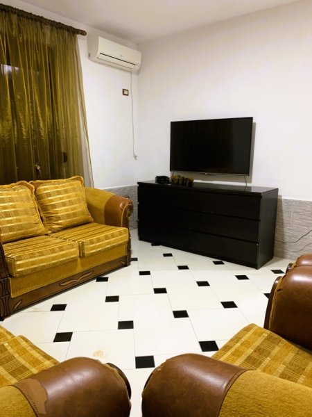 Tirane, jepet me qera apartament 1+1 Kati 1, 60 m² 415 € (Rruga Pal Hasi)