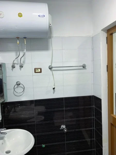 Tirane, jepet me qera apartament 1+1 Kati 1, 60 m² 415 € (Rruga Pal Hasi)