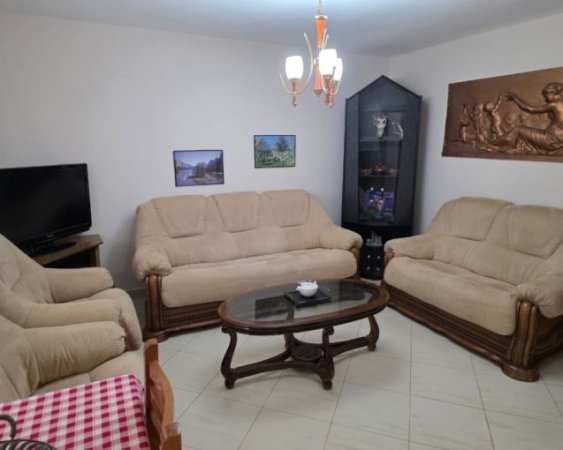 Tirane, jepet me qera apartament 2+1 Kati 4, 75 m² 500 € (selvia , rruga e dibres)