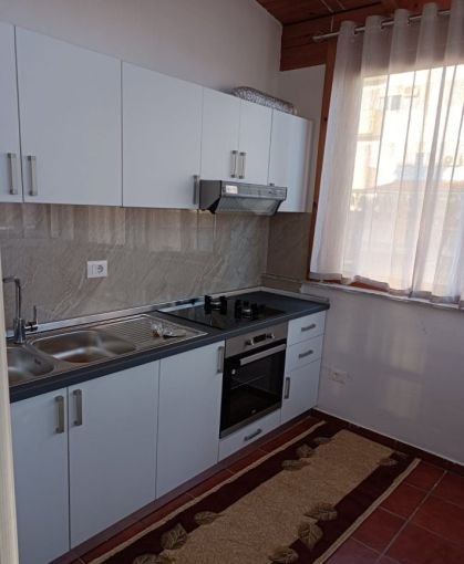 Tirane, jepet me qera apartament 1+1+Aneks+Ballkon Kati 5, 90 m² 500 € (don bosko)