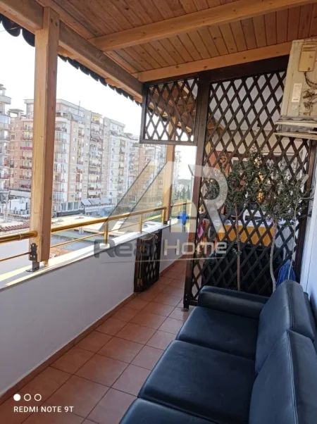 Tirane, jepet me qera apartament 1+1 Kati 5, 90 m² 500 € (Jordan Misja)