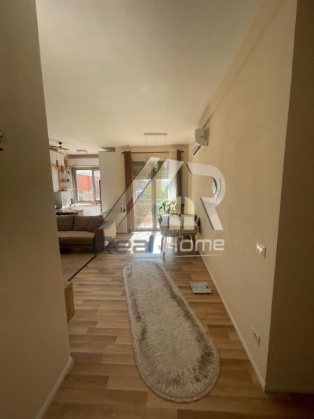 Tirane, jepet me qera 2+1 , 107 m² 700 € (Kompleksi Orjon)