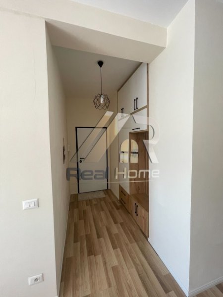 Tirane, jepet me qera 2+1 , 107 m² 700 € (Kompleksi Orjon)
