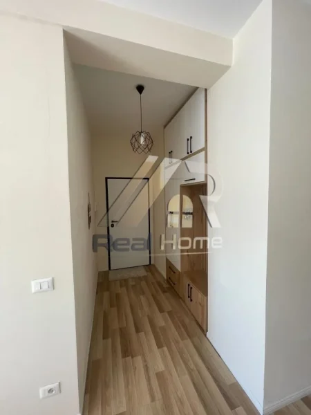 Tirane, jepet me qera 2+1 , 107 m² 700 € (Kompleksi Orjon)