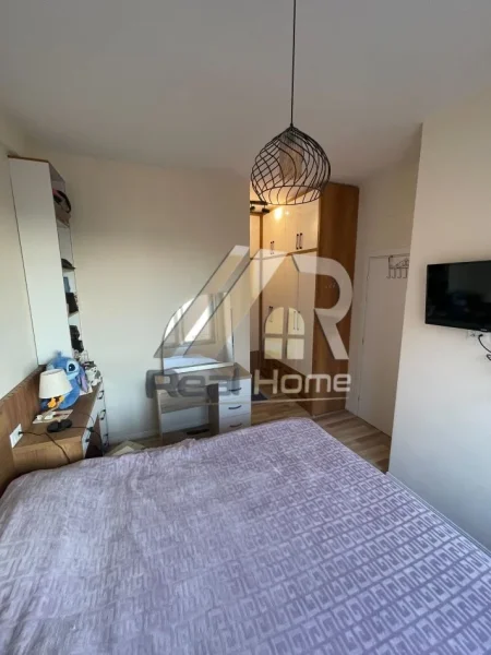 Tirane, jepet me qera 2+1 , 107 m² 700 € (Kompleksi Orjon)