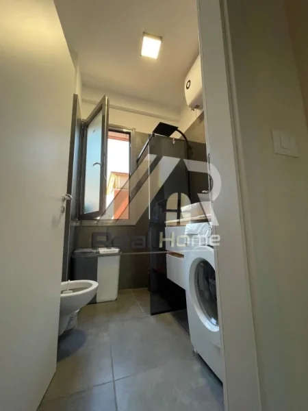 Tirane, jepet me qera 2+1 , 107 m² 700 € (Kompleksi Orjon)