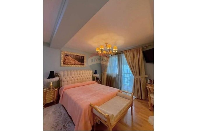 Tirane, shitet apartament 3+1+2+depo+Ballkon Kati 5, 214 m² 650.000 € (Bulevardi Zogu I)
