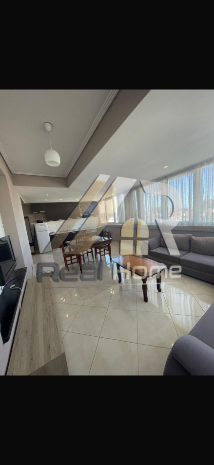 Tirane, shitet apartament 2+1 Kati 4, 98 m² 183.000 € (Rr. e Kavajes)