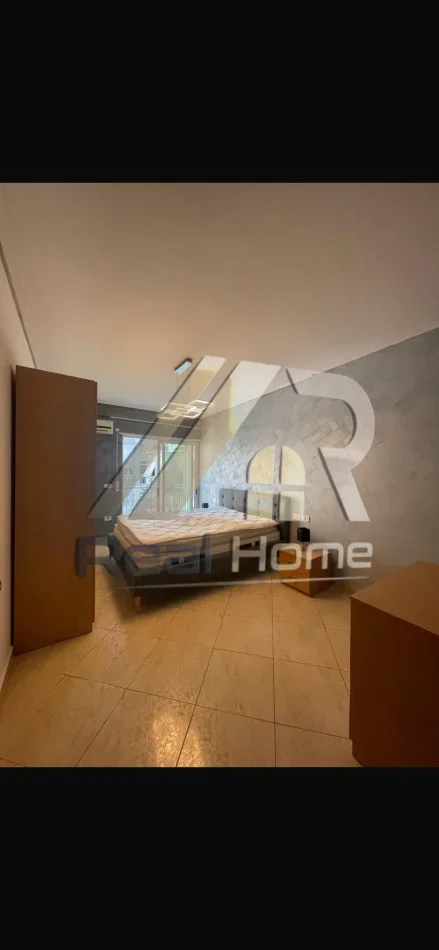 Tirane, shitet apartament 2+1 Kati 4, 98 m² 183.000 € (Rr. e Kavajes)