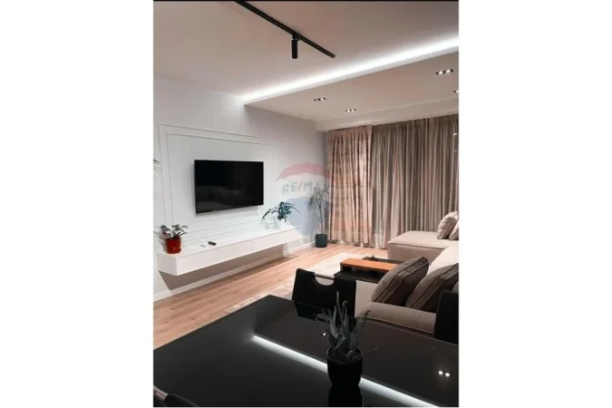 Tirane, shitet apartament 1+1+Ballkon Kati 2, 77 m² 185.000 € (Stacioni Trenit)