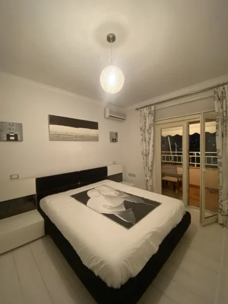Tirane, jepet me qera apartament 1+1+Ballkon Kati 10, 650 €