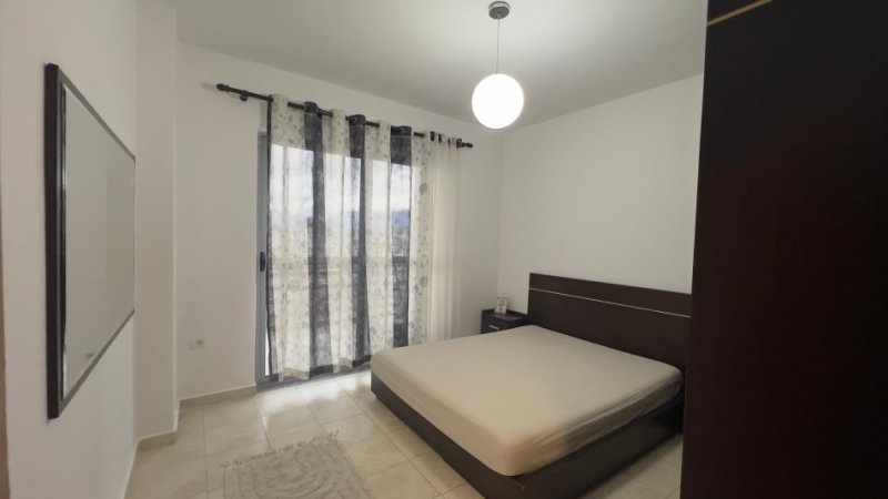 Tirane, jepet me qera apartament 1+1 , 85 m² 550 € 