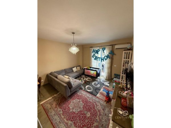 Tirane, jepet me qera apartament 2+1 Kati 3, 83 m² 600 € (Ali Demi)