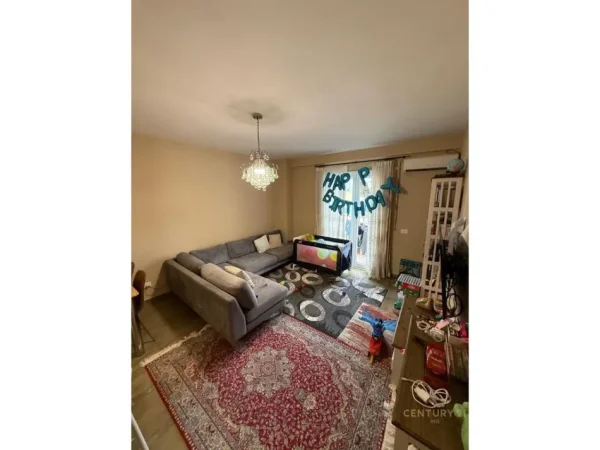 Tirane, jepet me qera apartament 2+1 Kati 3, 83 m² 600 € (Ali Demi)