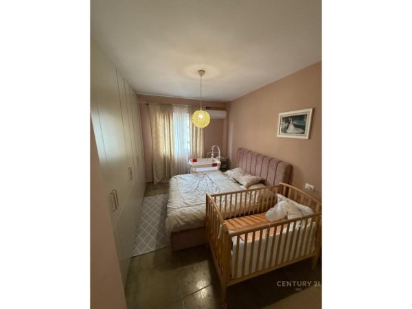 Tirane, jepet me qera apartament 2+1 Kati 3, 83 m² 600 € (Ali Demi)