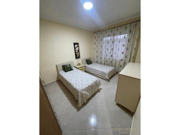 Tirane, jepet me qera apartament Kati 5, 63 m² 550 € (Kopshti botanik)