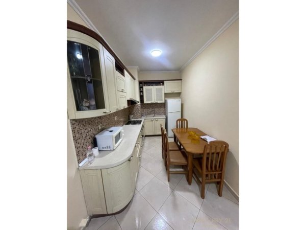 Tirane, jepet me qera apartament Kati 5, 63 m² 550 € (Kopshti botanik)