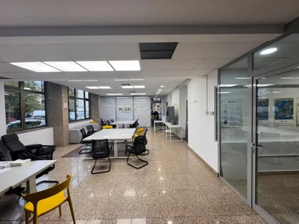 Tirane, jepet me qera zyre Kati 0, 225 m² 4.510 € (Sheshi Wilson)