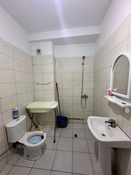 Tirane, shitet apartament 1+1 Kati 8, 69 m² (Rruga Astrit Losha)