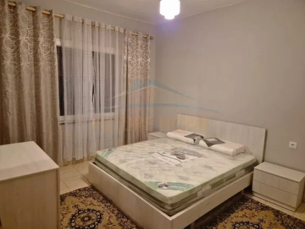 Tirane, jepet me qera apartament 2+1 Kati 2, 73 m² 600 € 