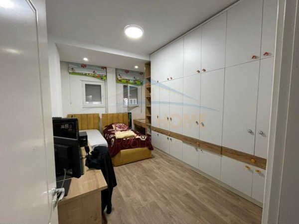 Tirane, shitet apartament 2+1+Ballkon Kati 1, 103 m² 230.000 € (KOPESHTI BOTANIK)