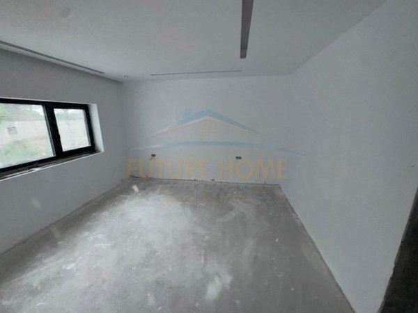 Durres, shitet Vile 2 Katshe , 1.250 m² 2.500.000 € (GJIRI I LALZIT)