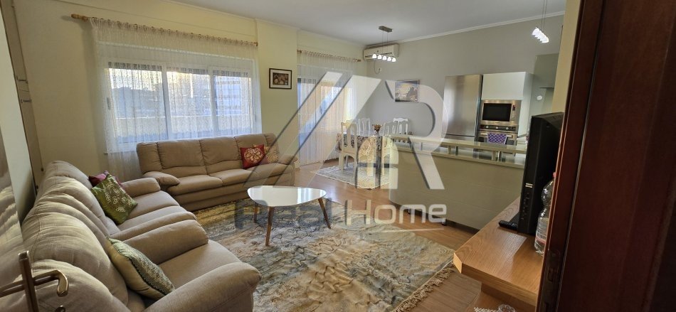 Tirane, jepet me qera apartament 2+1 Kati 7, 115 m² 750 € (Pazari i Ri)