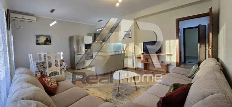 Tirane, jepet me qera apartament 2+1 Kati 7, 115 m² 750 € (Pazari i Ri)