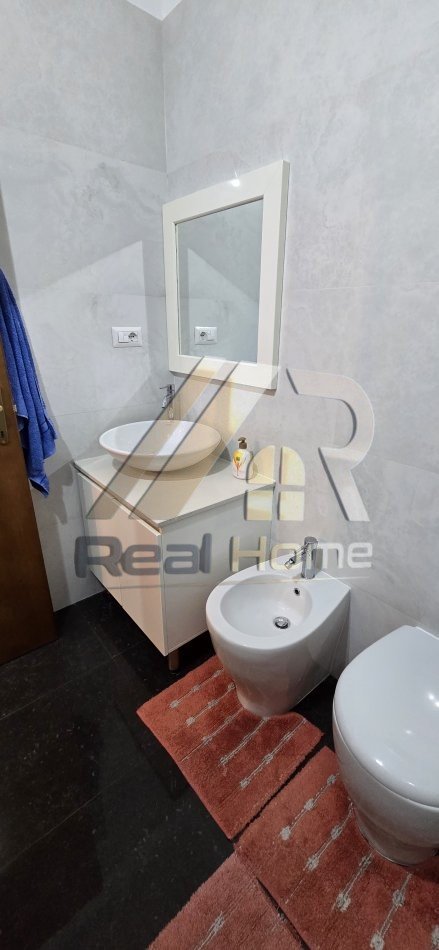 Tirane, jepet me qera apartament 2+1 Kati 7, 115 m² 750 € (Pazari i Ri)