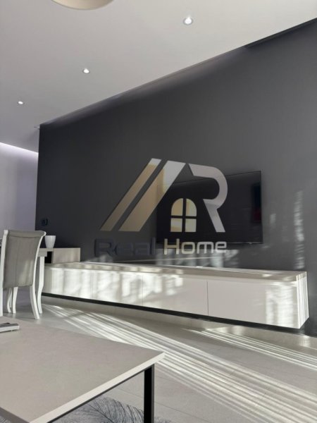 Tirane, jepet me qera apartament 2+1 , 110 m² 750 € (Ali Demi)