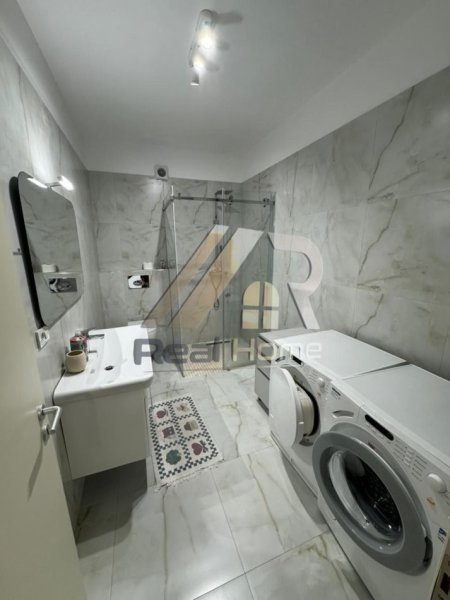 Tirane, jepet me qera apartament 2+1 , 110 m² 750 € (Ali Demi)