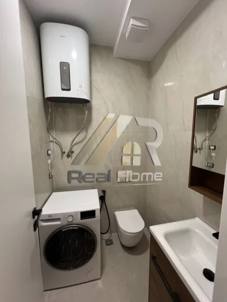 Tirane, jepet me qera apartament 2+1 Kati 9, 95 m² 1.100 € (Anton Lufi)