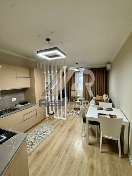Tirane, jepet me qera apartament 1+1 Kati 4, 65 m² 900 € (Rr.Brigada 8)