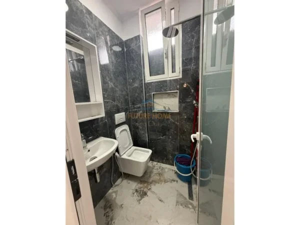 Tirane, shitet apartament 2+1+2+Ballkon Kati 7, 93 m² 218.000 € (Rruga Mine Peza)