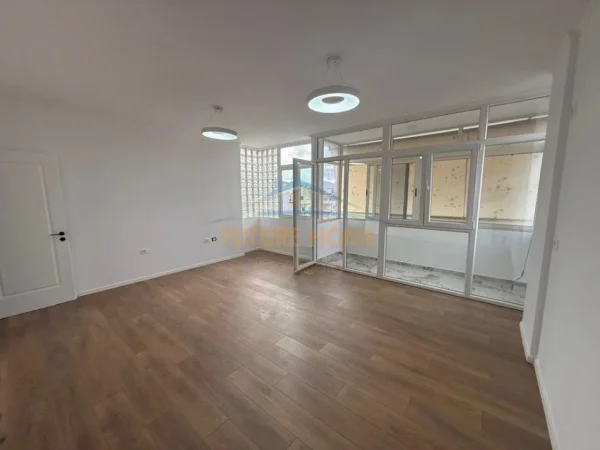 Tirane, shitet apartament 2+1+2+Ballkon Kati 7, 93 m² 218.000 € (Rruga Mine Peza)