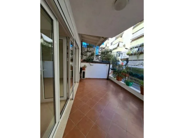 Tirane, shitet apartament 3+1+Ballkon Kati 1, 160 m² 280.000 € (KODRA E DIELLIT)