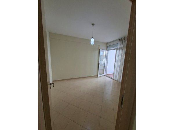Tirane, shitet apartament 3+1+Ballkon Kati 1, 160 m² 280.000 € (KODRA E DIELLIT)
