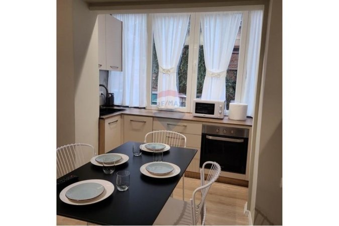 Tirane, jepet me qera apartament 1+1 Kati 1, 57 m² 750 € (Rruga Elbasanit)